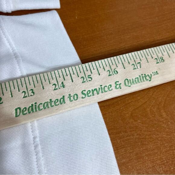 - Levi’s logo graphic sweatshirt, women’s size medium, Crewneck, pull over - Picture 6 of 7